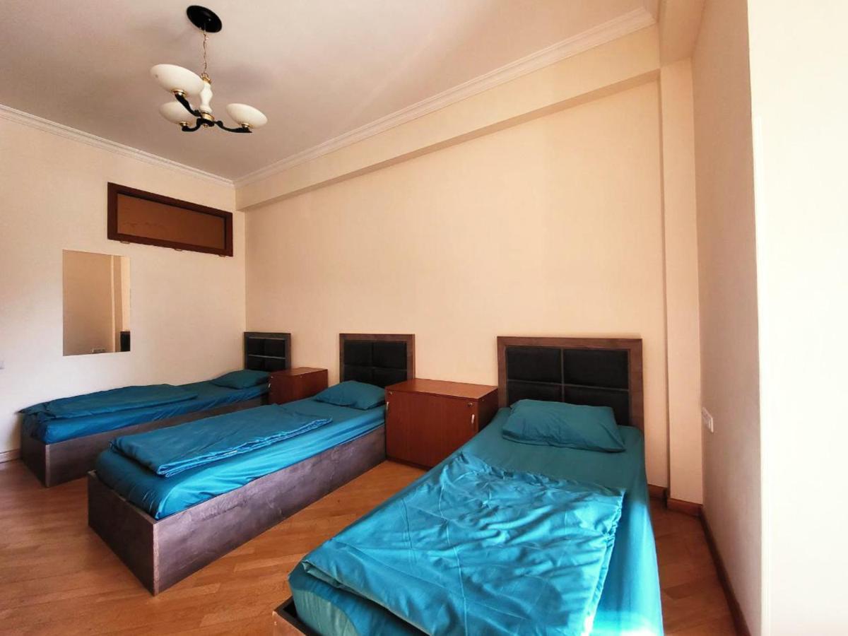 Arevahostel&Apartment Erevan Esterno foto